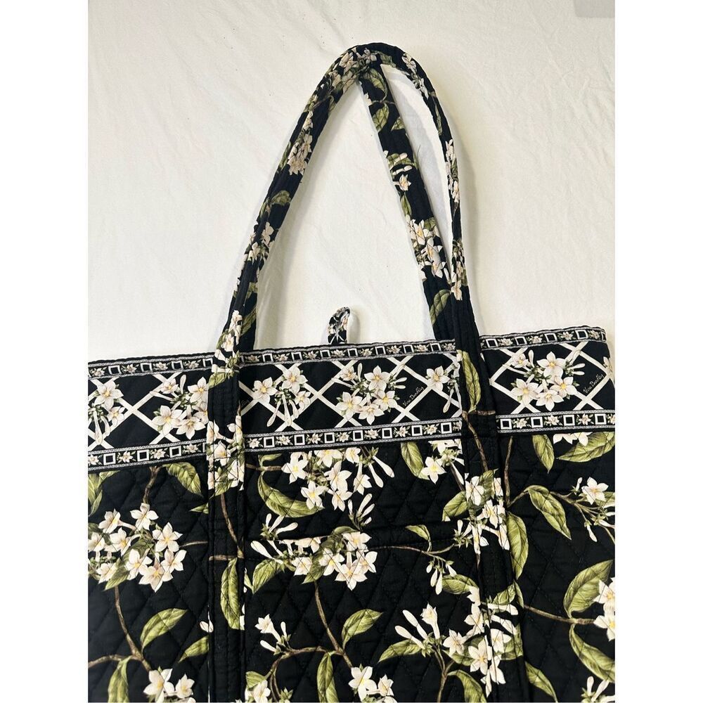 Vera Bradley Jasmine Flower Quilted Carryall Large Tote Shoulder Bag - Picture 3 of 8